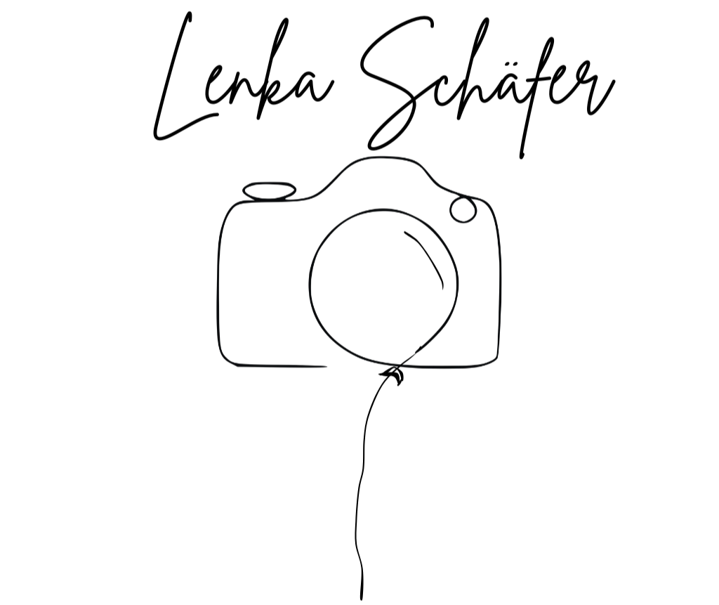 Logo Familienfotografin und Kitafotografin Köln – handgezeichnete Kamera